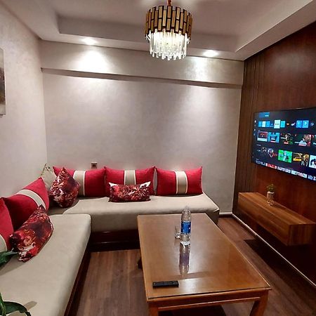 luxury apartment of 80m2 , 1minute from hassan2 mosquè from family , pour famille , INTERDIT COUPLES ARAABIC NON MARIÉ, FORBIDDEN UNMARRIED ARAABIC COUPLES Casa Blanca Exterior foto